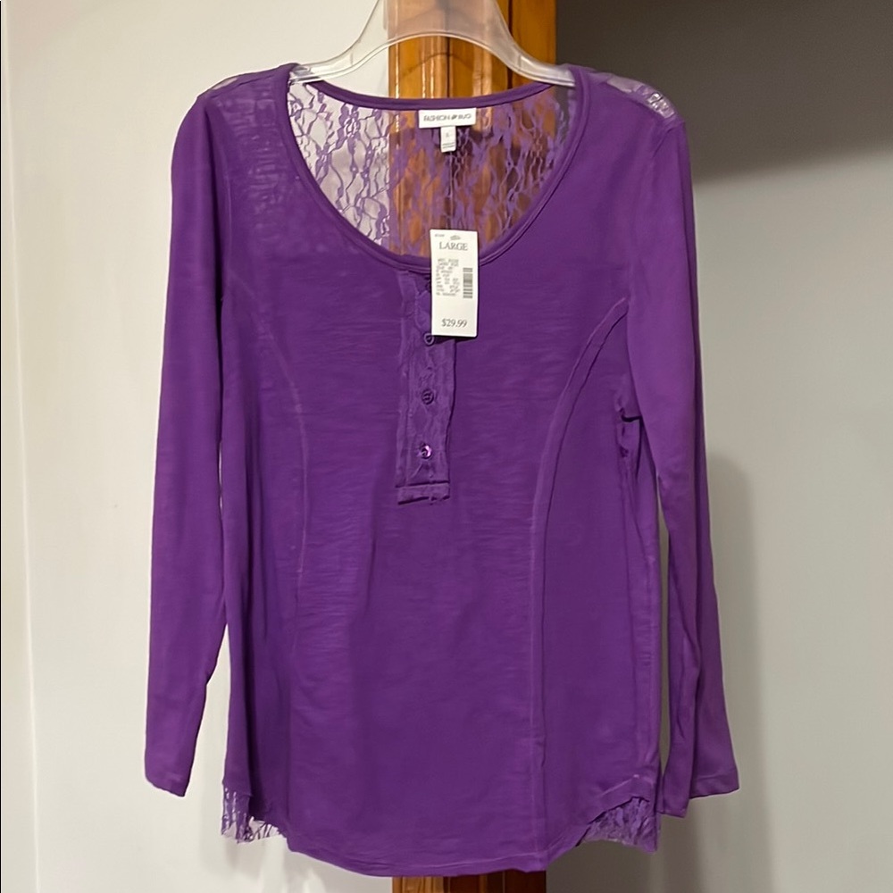 BRAND NEW LACY LONG SLEEVE TEE